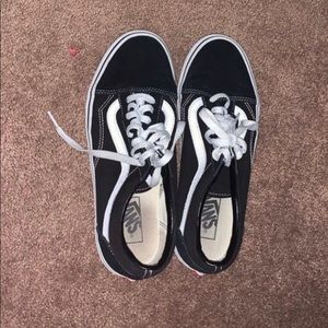 Old Skool Vans black and white